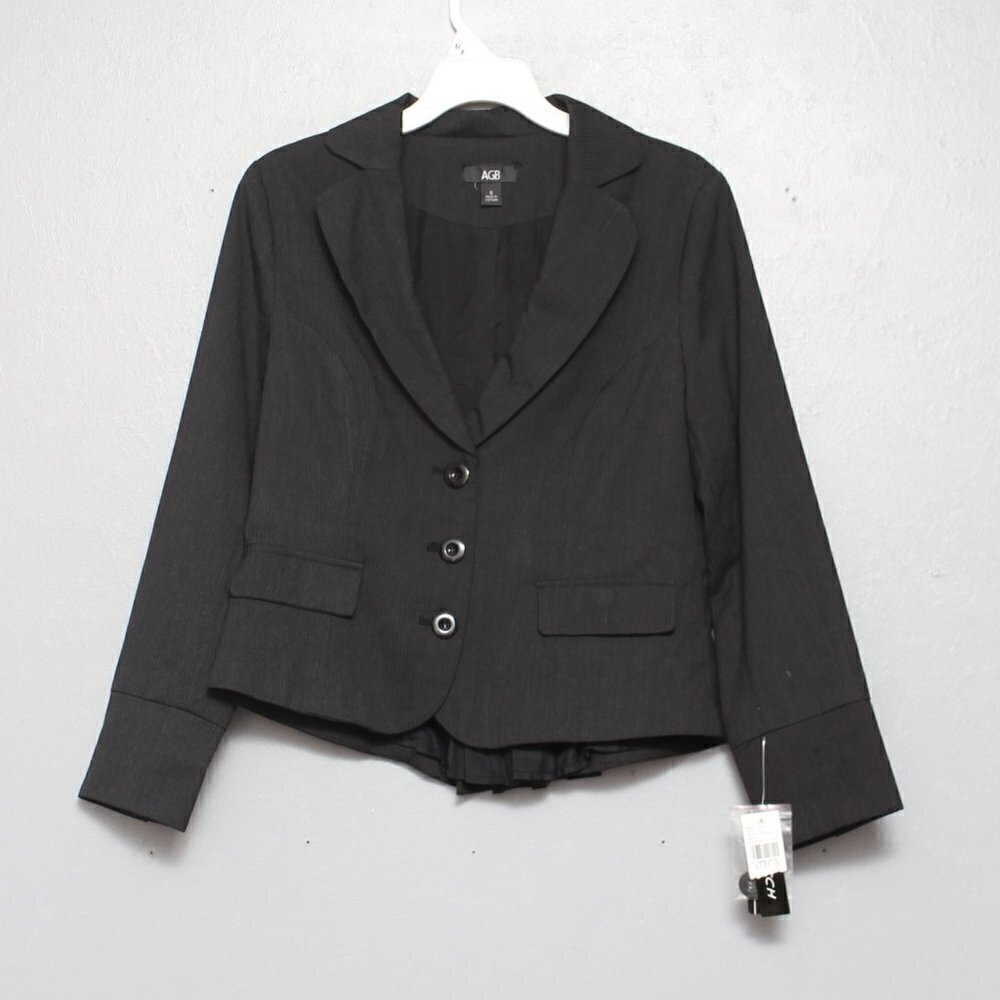 AGB nwt peplum back charcoal gray cropped blazer jacket